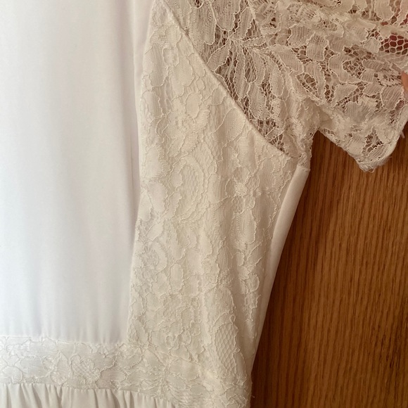 ASOS US Size 8 Flowy White Short Sleeved Dress w Lace Accents Falls Below Knee - Picture 5 of 8